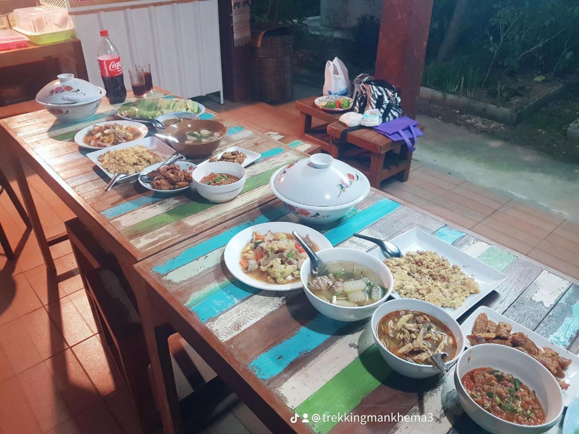 Kedthawa Homestay เฮือนเก็ดถะหวา Ban Cho Lae Buitenkant foto
